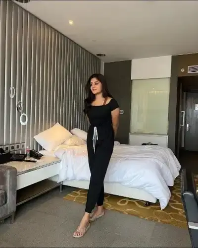 Karli Call Girl Service